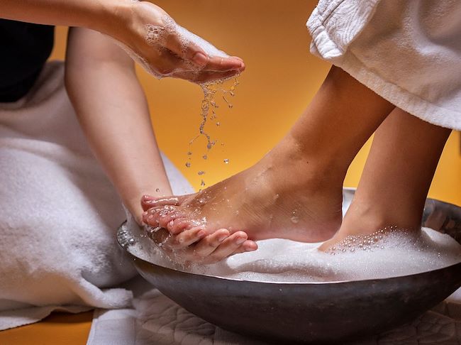 feet massage